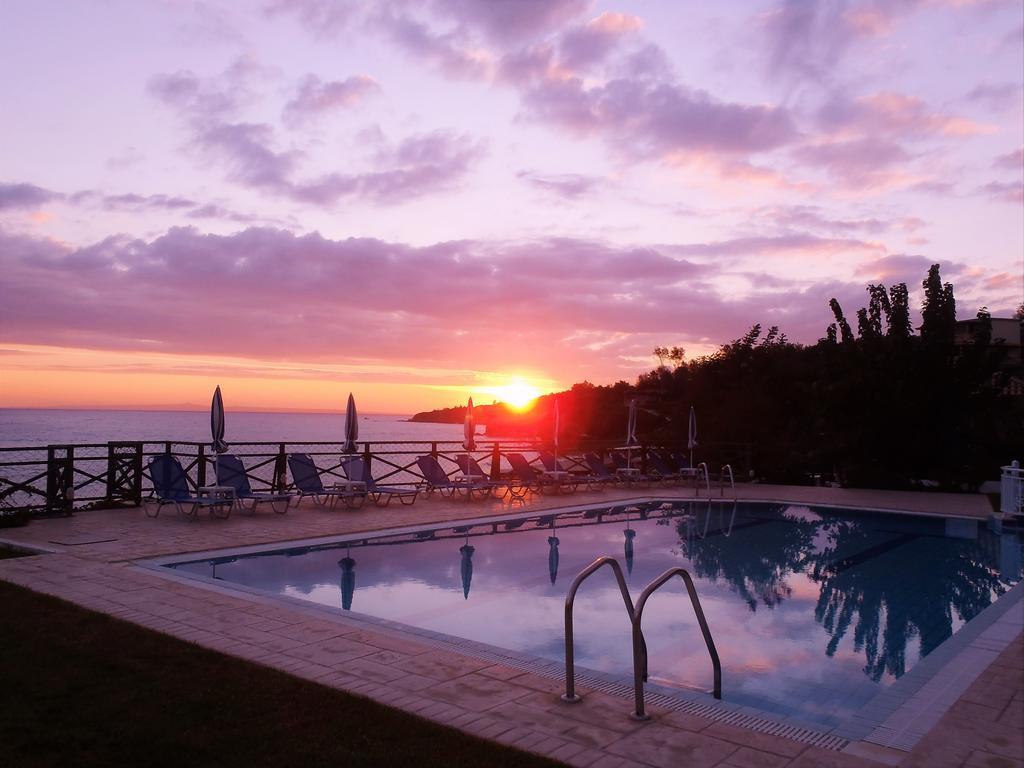 Loukas Apartments On The Waves Трагаки Номер фото