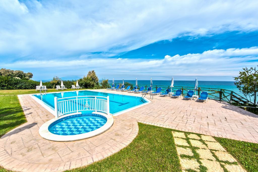 Loukas Apartments On The Waves Трагаки Номер фото